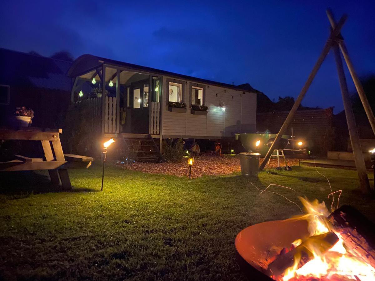 Pipowagen Mammaloe Bed & Breakfast Wijhe Екстериор снимка